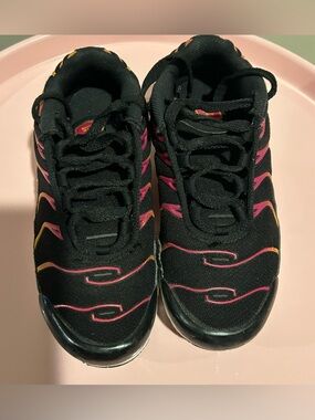 Nike Kids Black Sneakers with Pink and Orange Accents